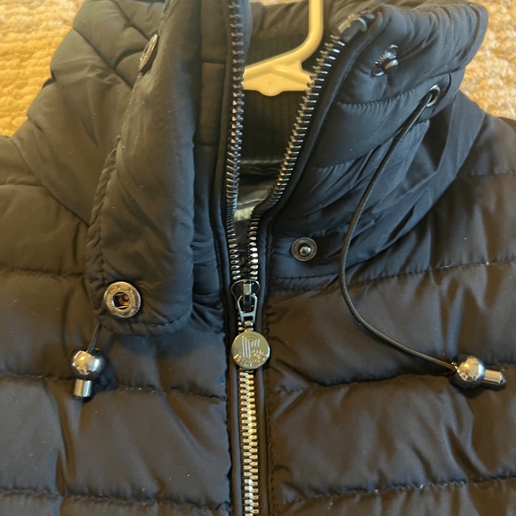 Bernardo Jacket- Size M - Picture 4 of 6